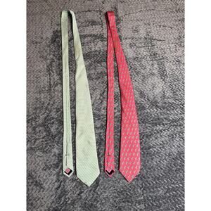 TWO EUC Vineyard Vines Martha’s Vineyard Men Silk Neck Ties 60 X 3.5”Made in USA